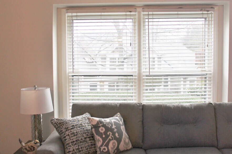 Building Photo - 7245 Meeting St