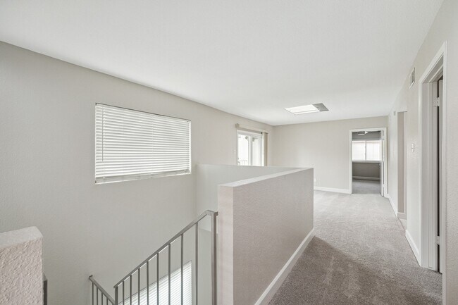 Building Photo - 1115 Augusta Dr