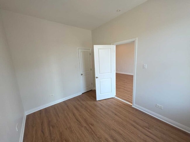 Building Photo - 4016 W 26th St
