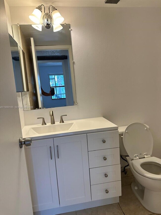 Building Photo - 7137 Golf Colony Ct