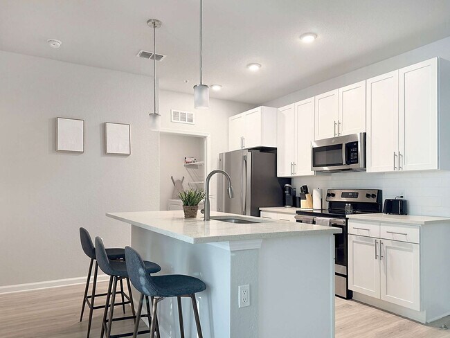 Building Photo - 1564 Flournoy Cir W