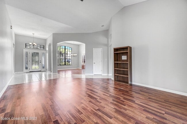 Building Photo - 3643 Bluefield Ave