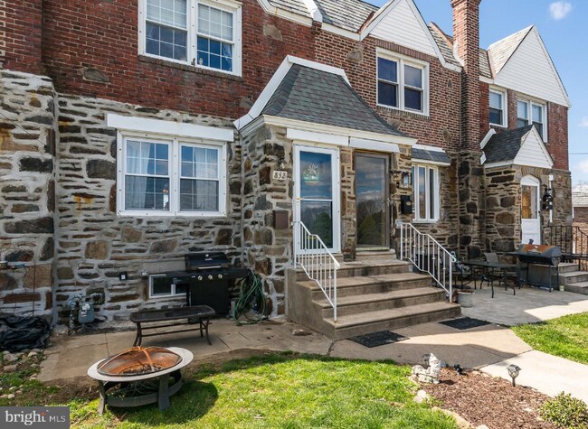 Building Photo - 852 Fairfax Rd