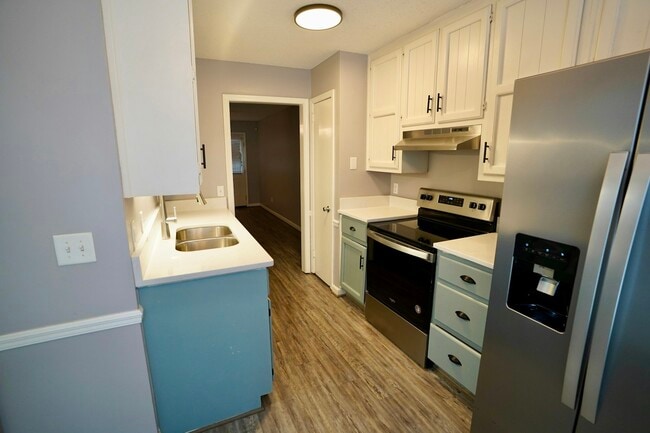 Building Photo - 338 Jamestown Manor Dr