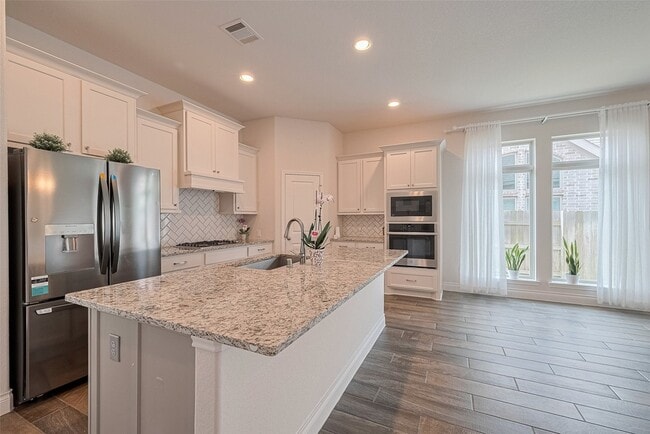 Building Photo - 6906 Montclair Colony Trl