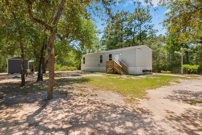 Building Photo - 396 Peachtree Cir
