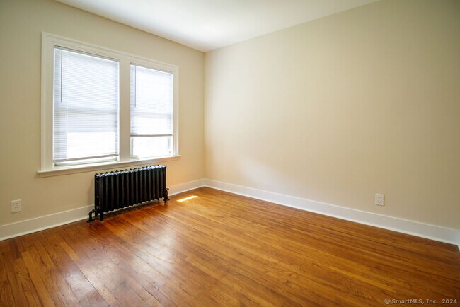 Building Photo - 1175 New Britain Ave