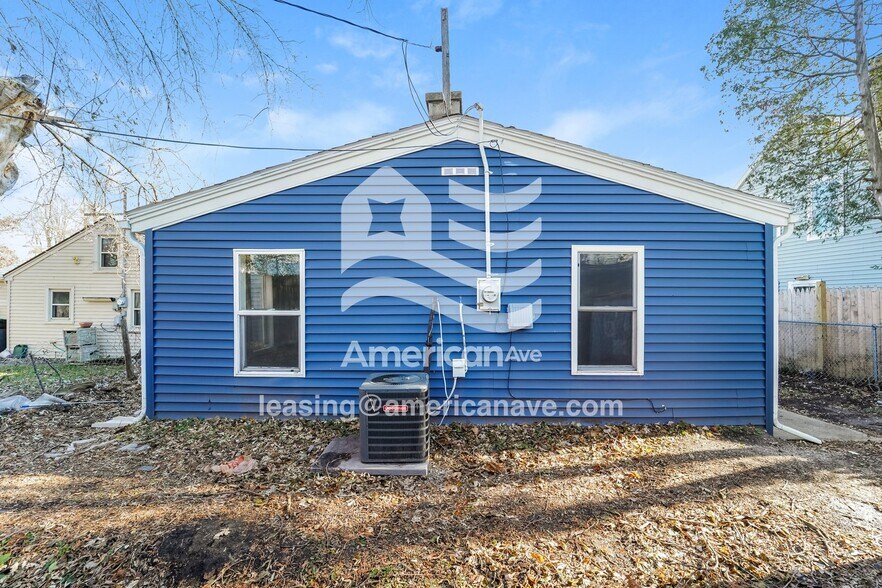 Building Photo - 2046 Russet St