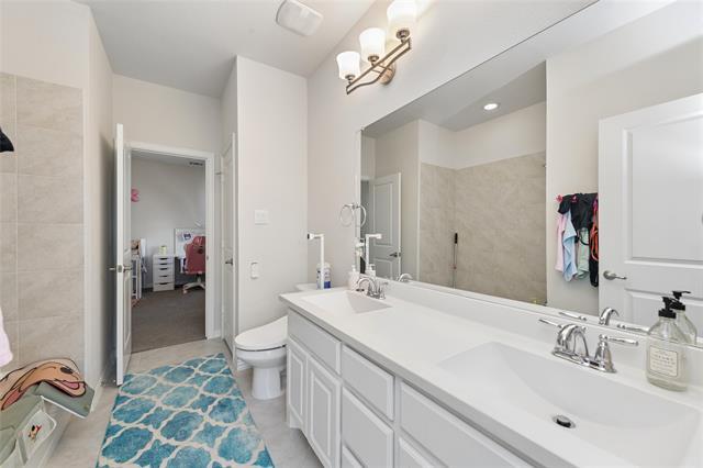 Building Photo - 7108 Royal View Dr