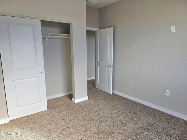 Building Photo - 1401 S 11th Ave