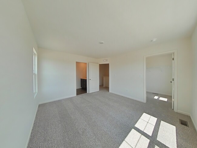 Building Photo - 351 Bridgeview Ct