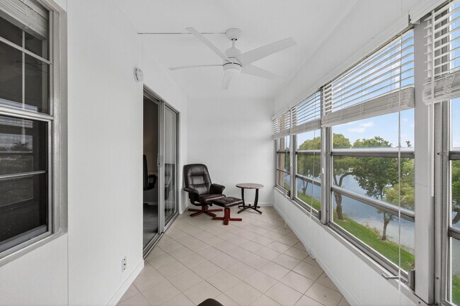 Building Photo - 4003 Wolverton E