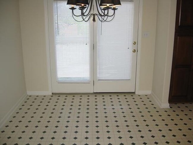 Building Photo - 50% OFF UNTIL 2026!  3 Bedroom Ranch style...