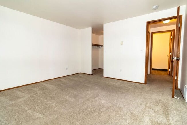 Building Photo - Downtown Living Starts At Lair Hill. 1 Bedroom 1 Bathroom Apartment Home Ready Now