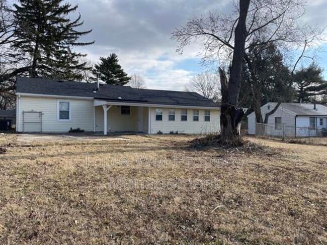 Building Photo - 10261 Imperial Dr