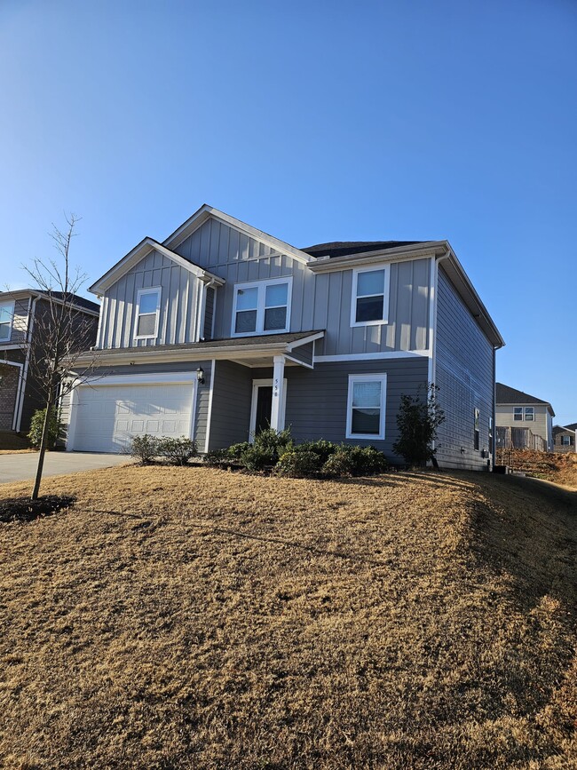 Building Photo - 558 Laxton Rd