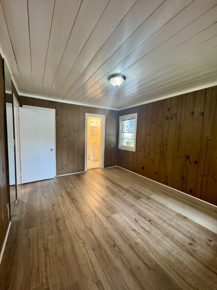 Building Photo - 7203 Porcher Dr