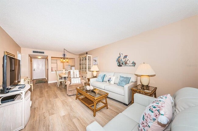 Building Photo - 6218 Palma Del Mar Blvd S