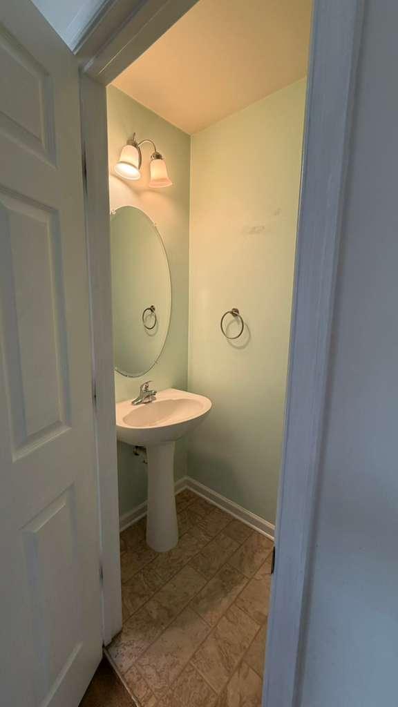 Building Photo - 38 Lombard Ln