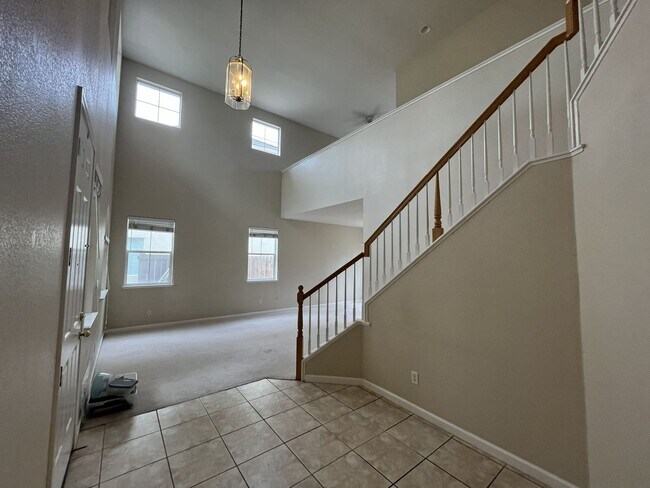 Building Photo - COMING SOON!!! 4 bedroom 3 bathroom home in Elk Grove!