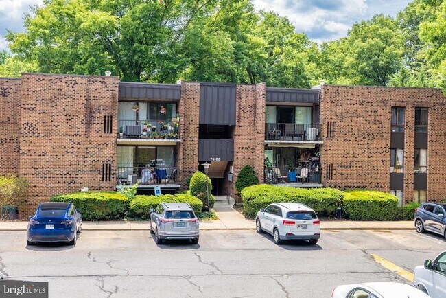 Building Photo - 7905 Dassett Ct