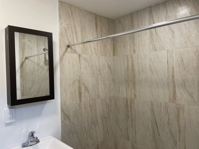 Building Photo - 1020 N 18th Ct