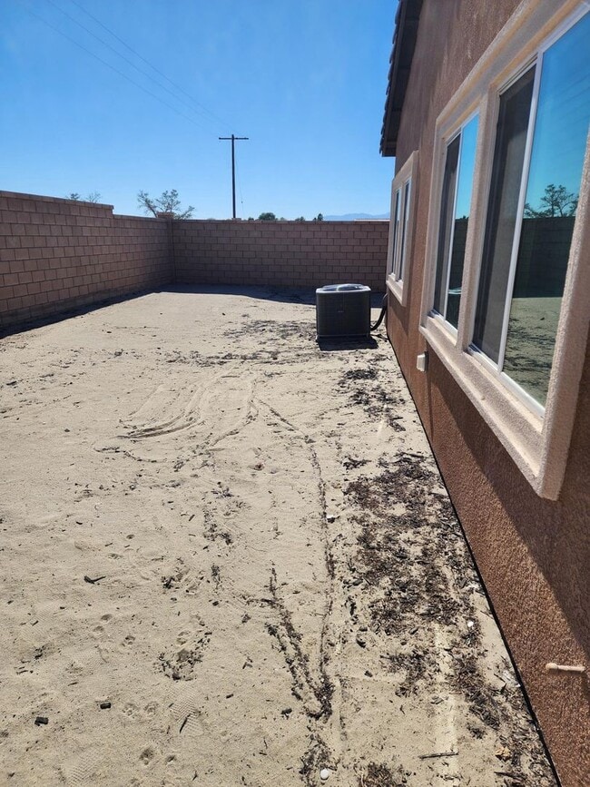 Building Photo - Newer 4 Bed / 3 bath Home MOVE-IN NOW SPECIAL!