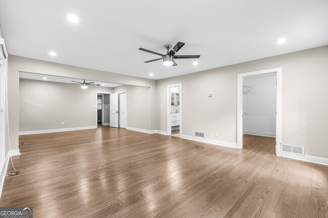 Building Photo - 629 Willivee Dr