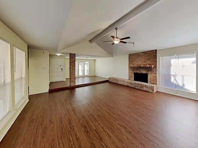 Building Photo - 15835 Fox Springs Dr