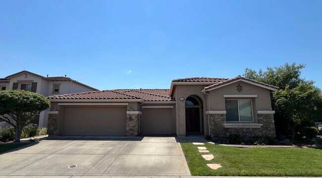 Building Photo - BEAUTIFUL 4 BEDROOM, ONE STORY HOUSE IN LINCOLN!