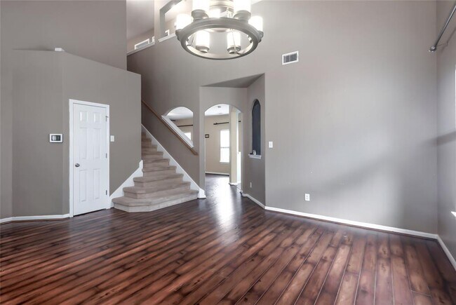 Building Photo - 2702 Tumbling River Dr