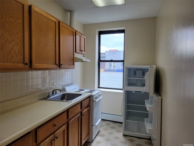 Building Photo - 103-15 Northern Blvd