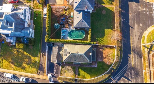 Building Photo - 146 Bath Ave