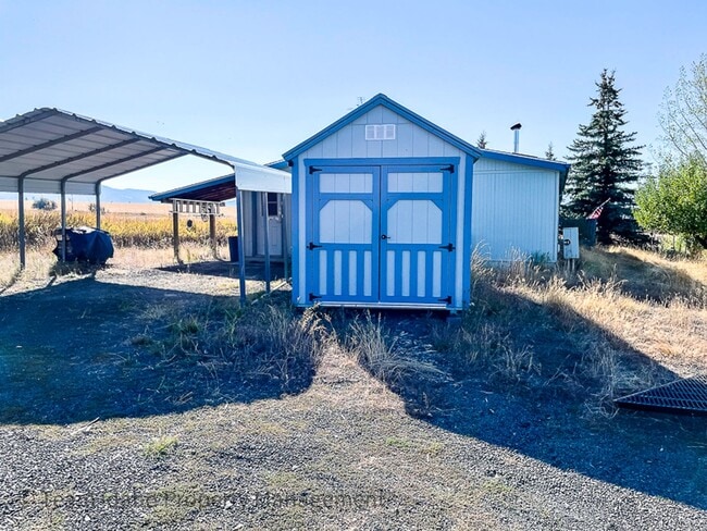 Building Photo - 2001 Manufactured Home on 160 Acre Farm ne...