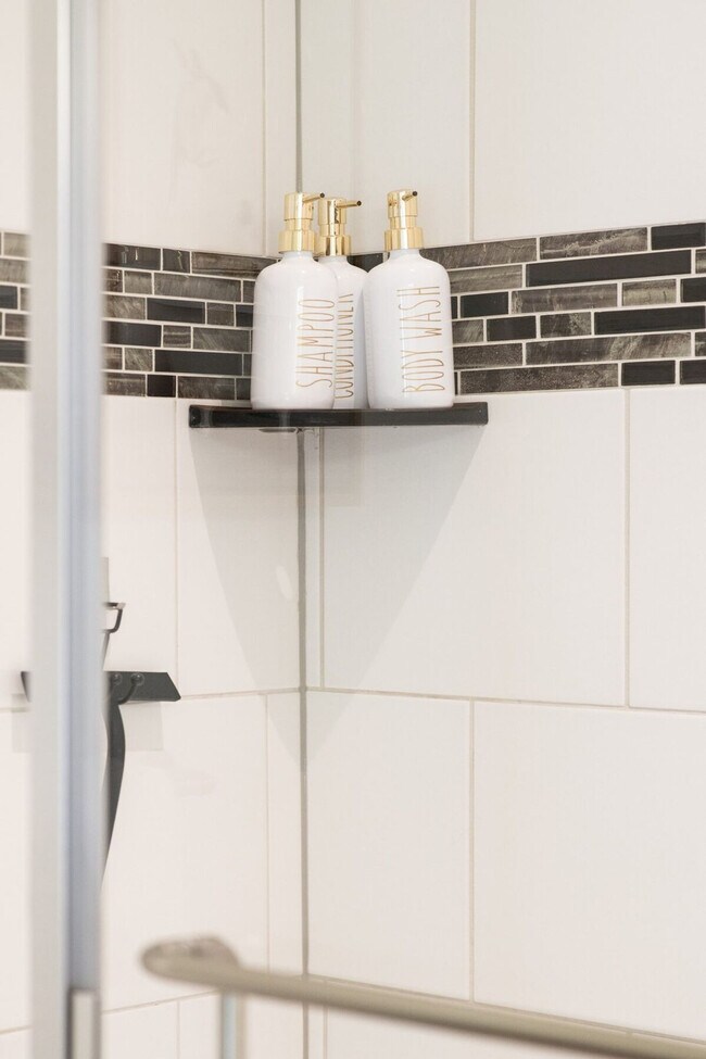 Building Photo - 1278 W 11th Ave