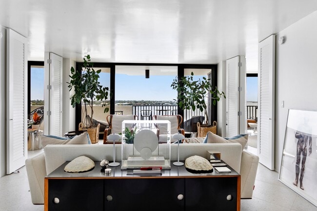 Building Photo - 1200 S Flagler Dr