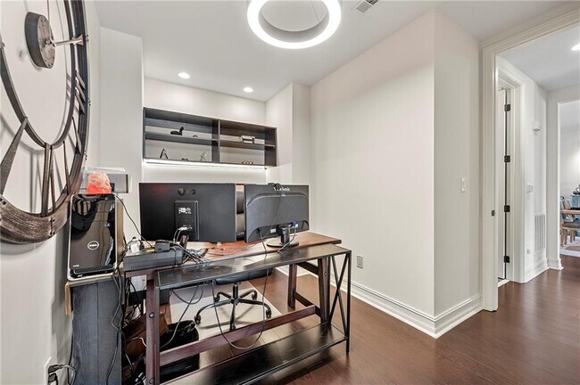 Building Photo - 2233 Peachtree Rd
