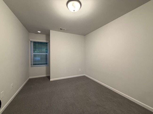 Building Photo - 2029 Statesville Ave