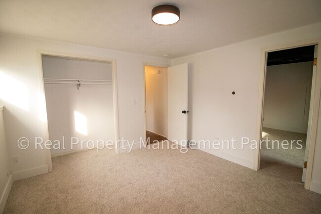 Building Photo - Fully Renovated 4 Bed, 2 Bath Home Near Breton Village