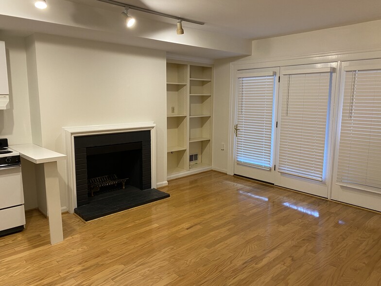 Wood Fireplace/ Bookshelves view 3 - 916 I St SE