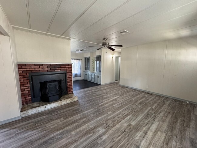 Building Photo - Manufactured home in Lemmon Valley- 3-bedroom 2 bath, huge yard! Pet friendly!