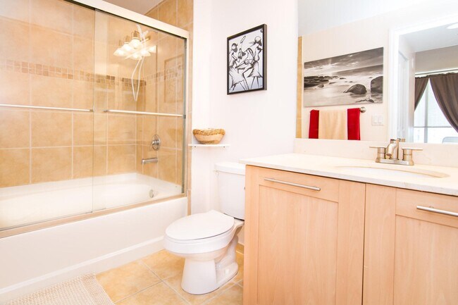 Building Photo - 511 SE 5 Ave