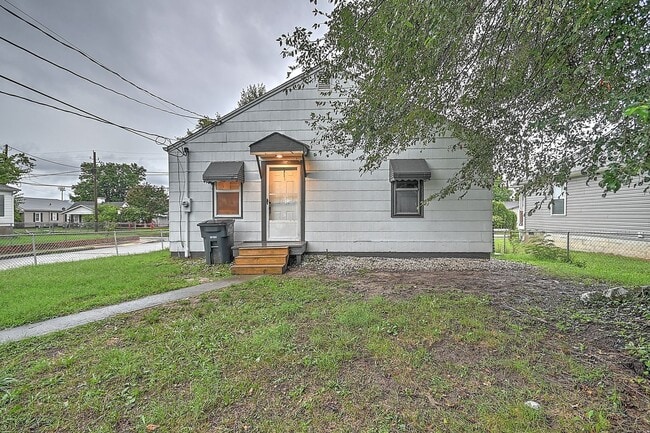 Building Photo - 1630 Park St