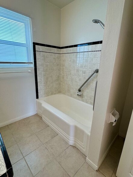 Building Photo - 803 Van Nuys St