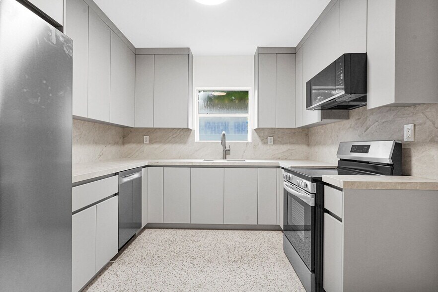 Building Photo - 341 NW 43rd St