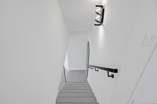 Building Photo - 6700 E Tropical Way