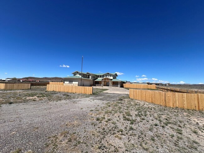 Building Photo - 101 Capt Lee