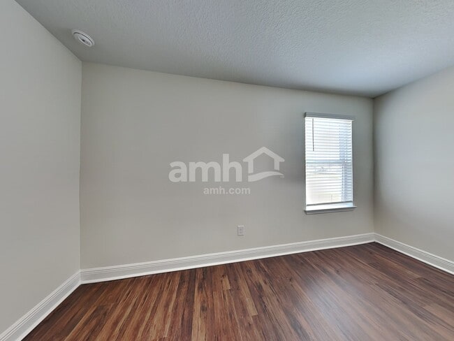 Building Photo - 14511 Cedar Mill Dr