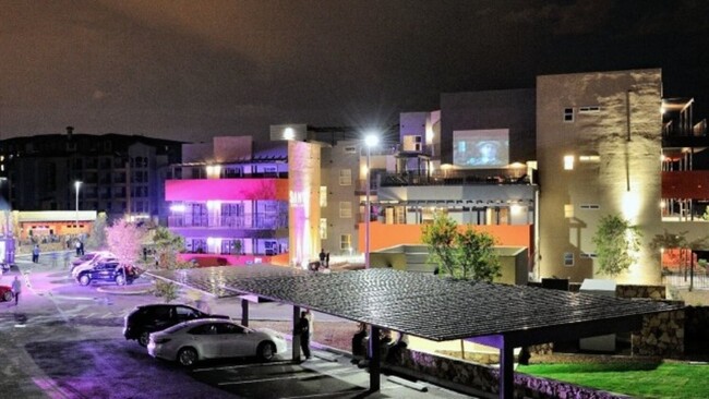Building Photo - 150 W Castellano Dr