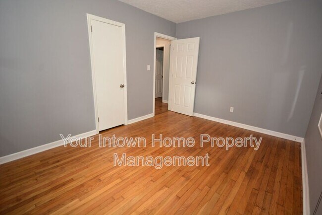 Building Photo - 1222 Crestwood Dr SE